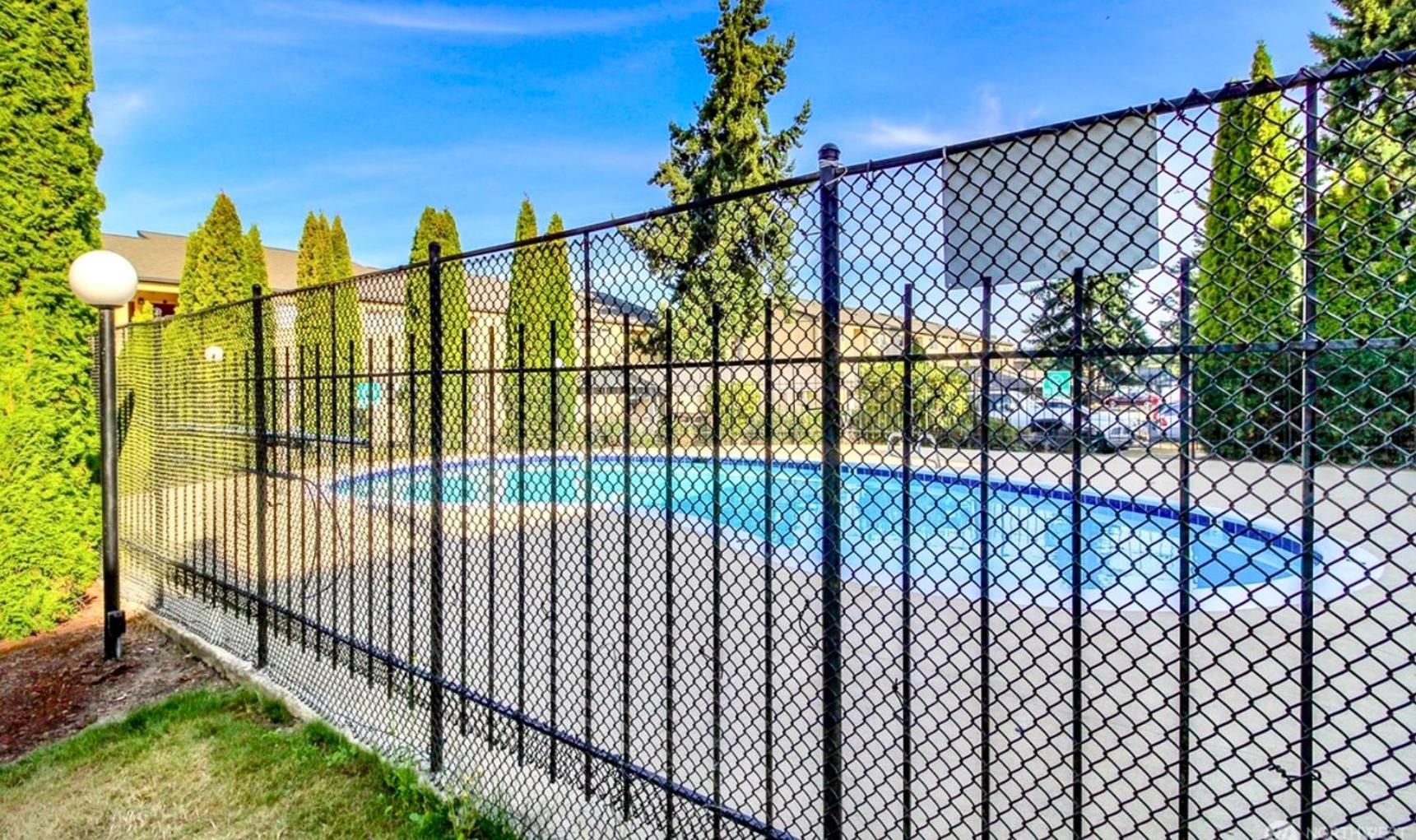 Casa Bella Homes - Floor 2-br 1 Bath Condo, Centrally Located *