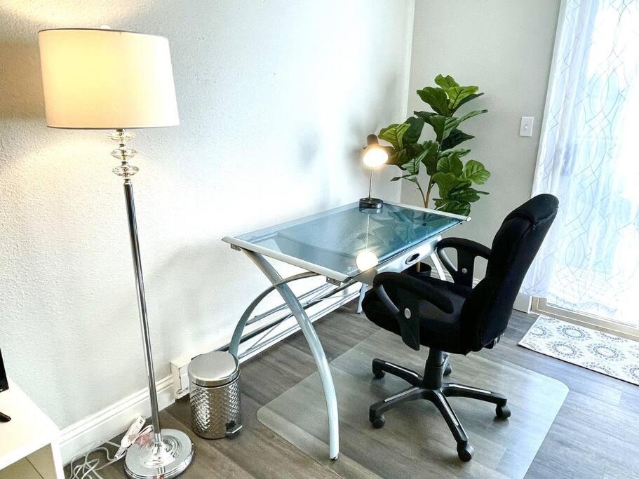 Casa Bella Homes - Floor 2-br 1 Bath Condo, Centrally Located * Federal Way