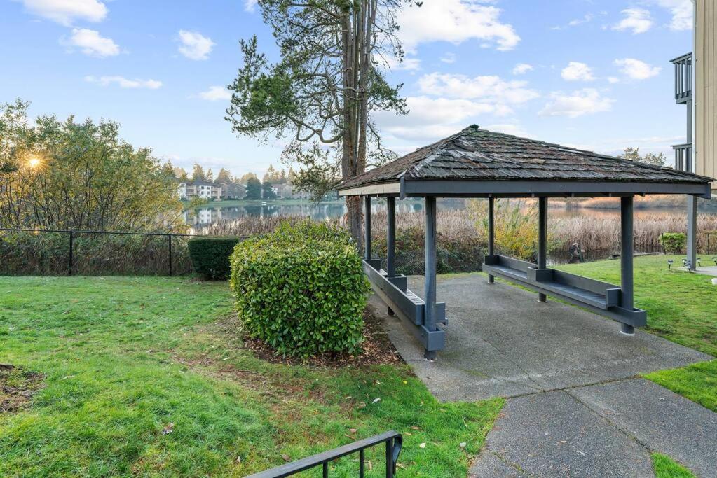 Casa Bella Homes - Floor 2-br 1 Bath Condo, Centrally Located Apartment *