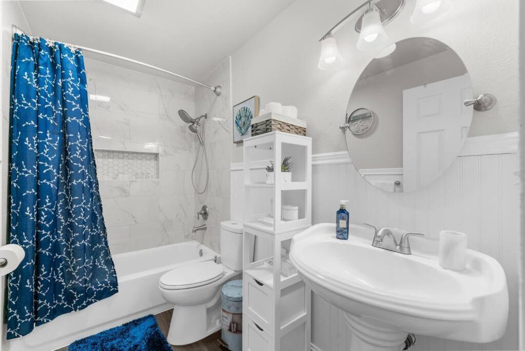 Casa Bella Homes - Floor 2-br 1 Bath Condo, Centrally Located *