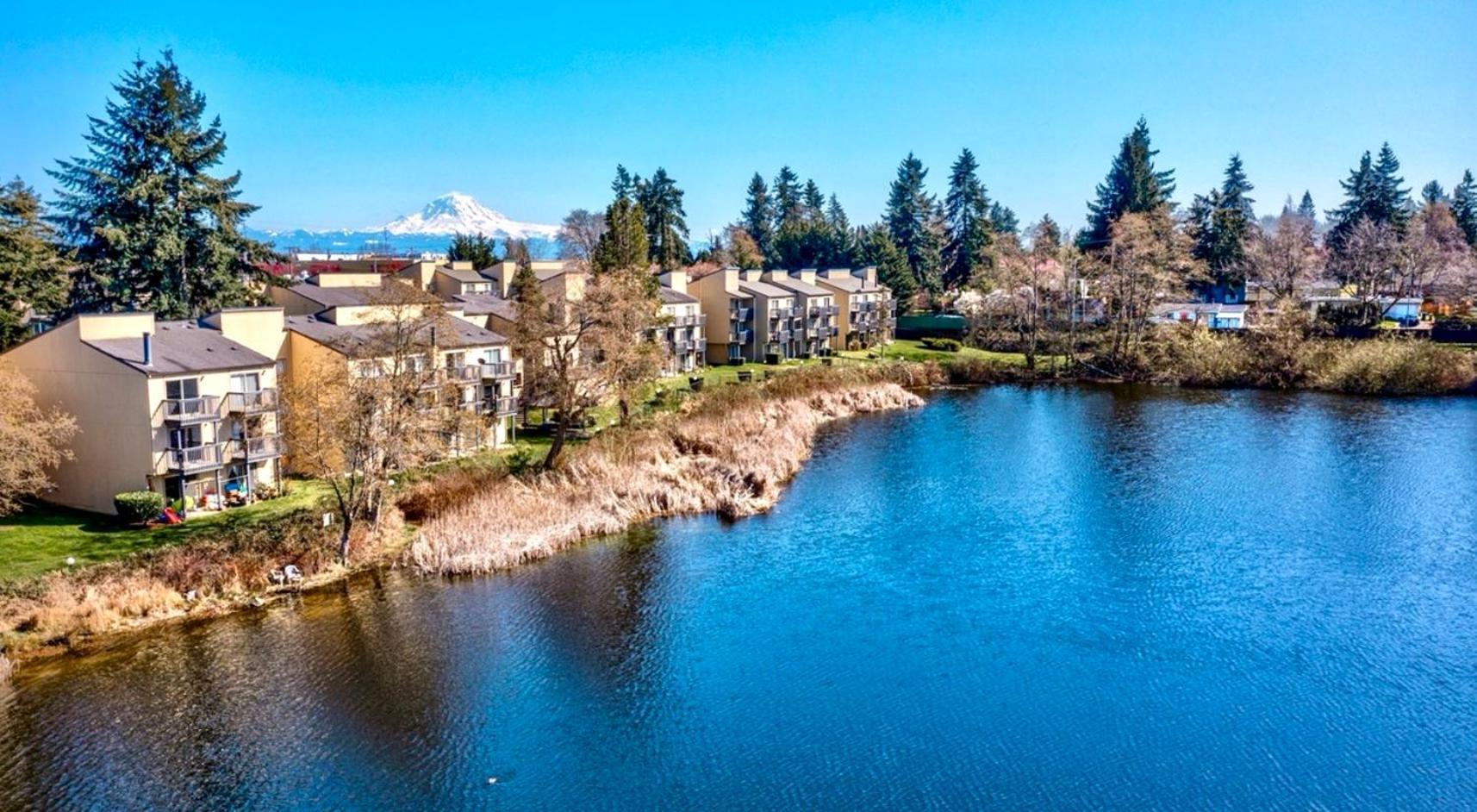 Casa Bella Homes - Floor 2-br 1 Bath Condo, Centrally Located *