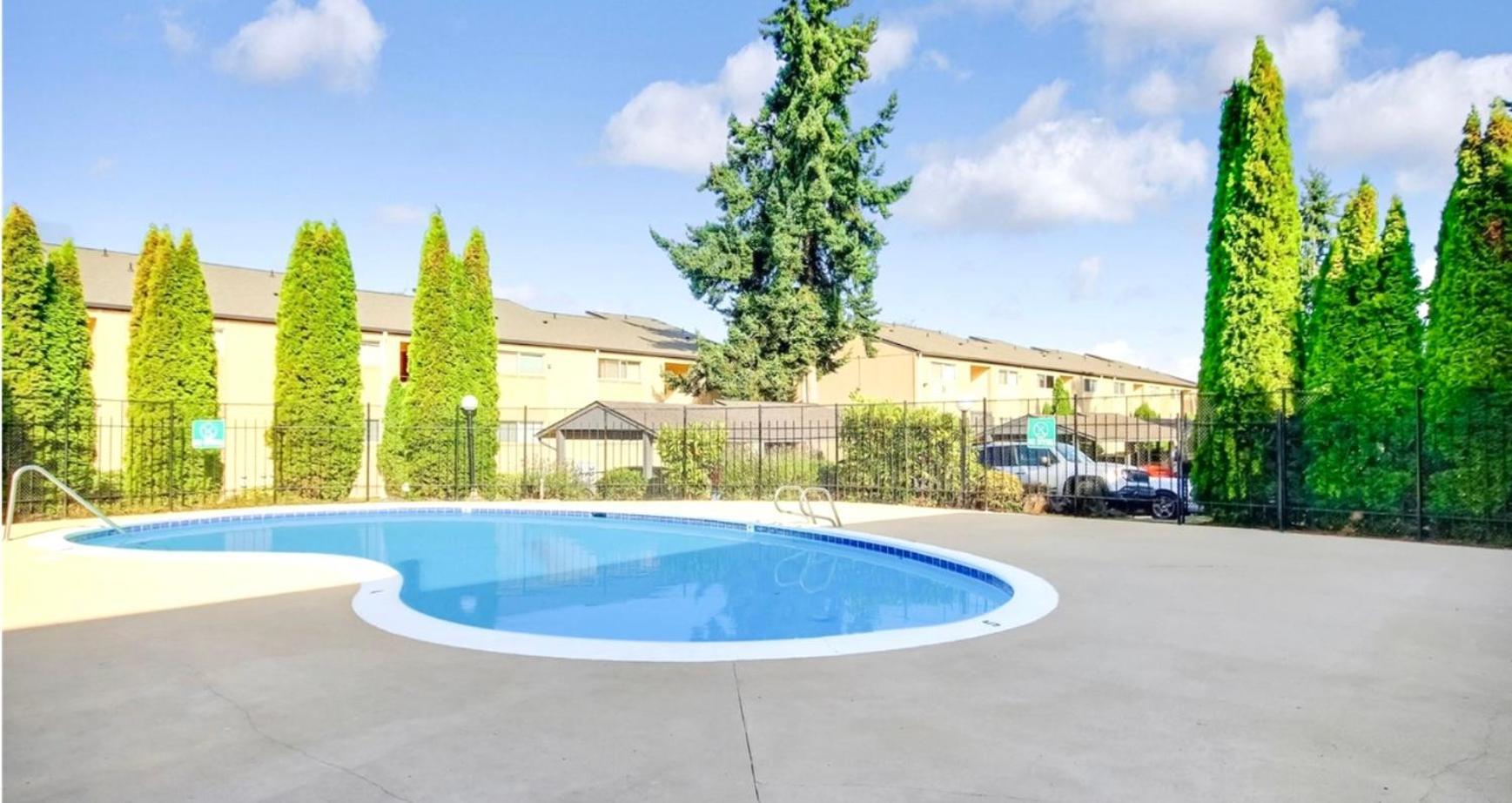 Casa Bella Homes - Floor 2-br 1 Bath Condo, Centrally Located Apartamento Federal Way